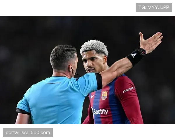 纪录片《十二码之外》将于4月上线，揭秘欧冠历史上经典任意球配合的诞生过程